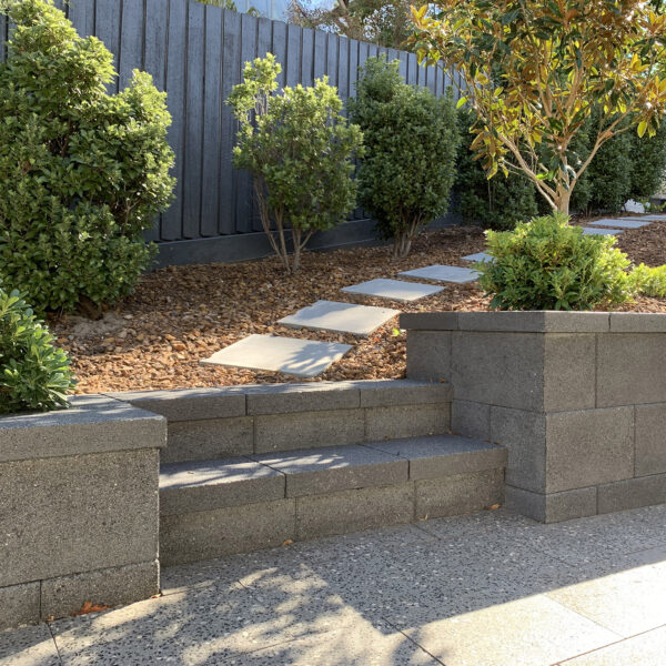 Freestone Block Garden Wall and Steps | Ebony Exposed