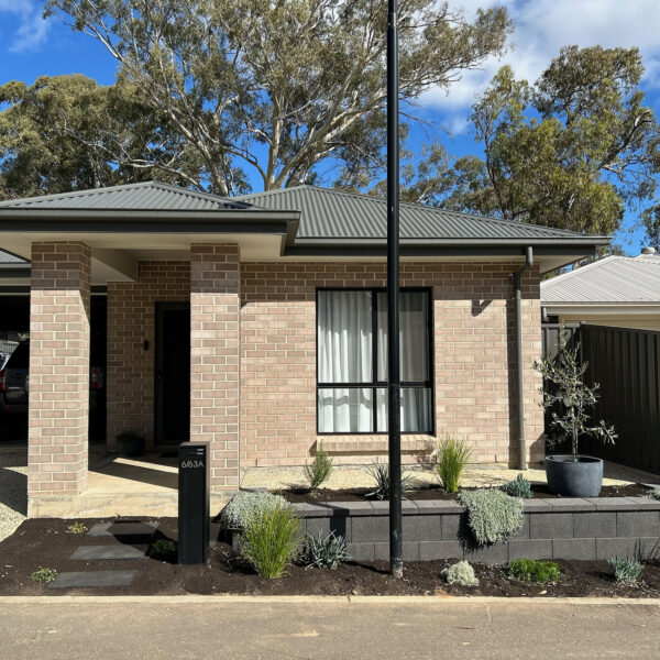 Front Garden Wall | Freestone Smooth Ebony