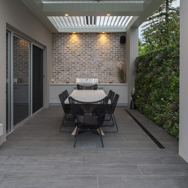 Stoneware Timber Coogee Outdoor Tiles | Adelaide Classic Pools | Long Shot Images